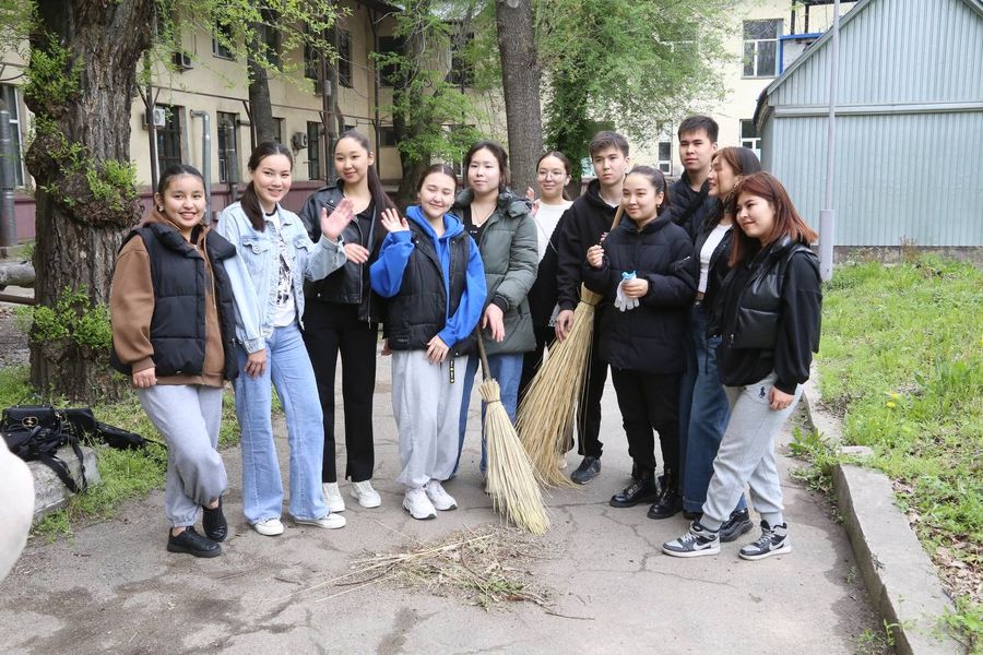 Satbayev University at the head of improving the city: students and teachers participate in "Almaty tazalyk" campaign