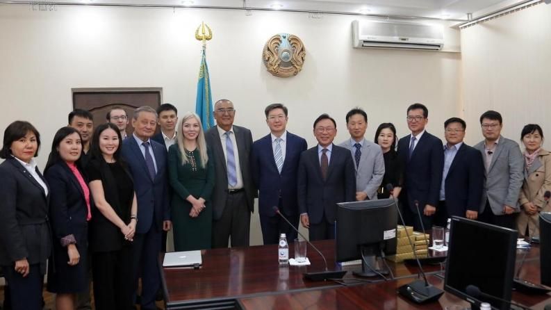 Руководство Satbayev University встретилось с представителями Ulsan Science University