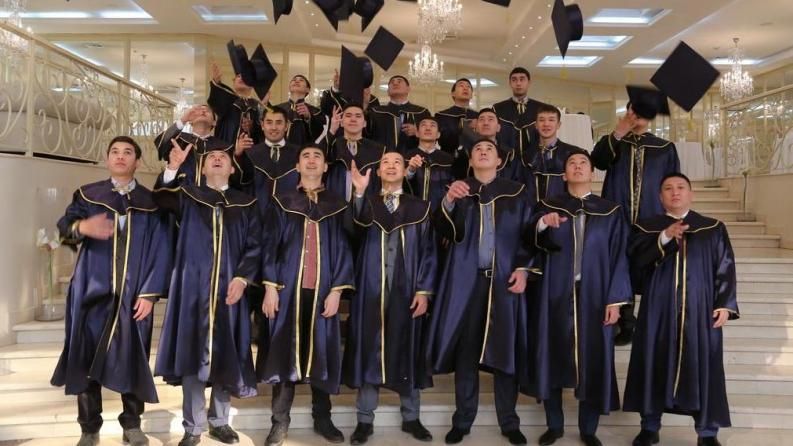 Алматы қаласында Атом өнеркәсібі халықаралық білім беру орталығының (АӨХБО) алғашқы түлектеріне дипломдар табысталды 