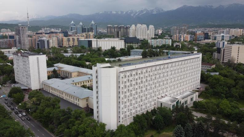 Satbayev University Мансап орталығы жыл сайынғы Бос орындар жәрмеңкесін ұйымдастырды - 2024