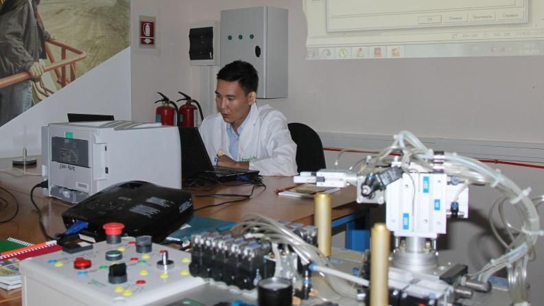 Foodmaster company operators upgrade their skills in the Kazakh-French Center of KazNRTU