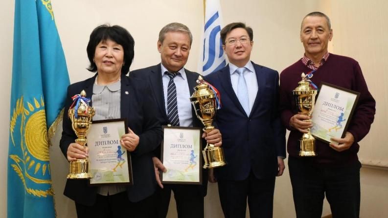 Satbayev University награждает лучших спортсменов университета по итогам президентских тестов