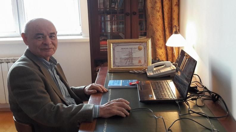 Сәтбаев университетінің оқытушысы жаңа кітабы үшін сыйлық алды
