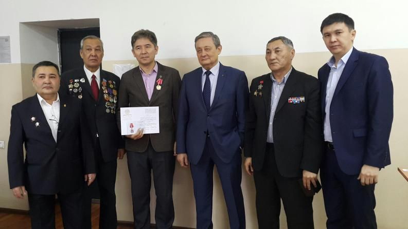 Сәтбаев университетінің оқытушысы «Жеке батылдығы үшін» орденімен марапатталды