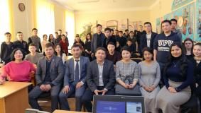 Сәтбаев университетінің 1-курс студенттерінің докторант-түлектерімен кездесуі