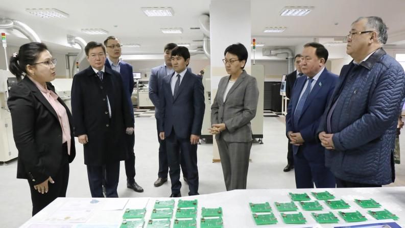 Депутаты партии Nur Otan посетили Satbayev University