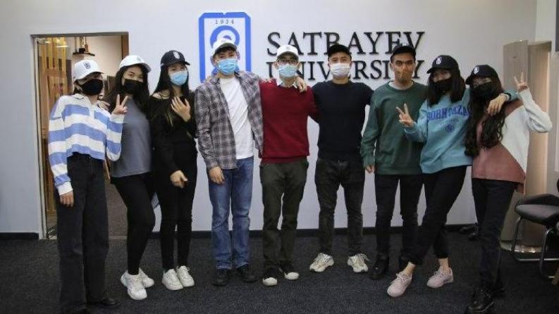Ректор Satbayev University встретился со студентами, отправляющимися на обучение в Европу