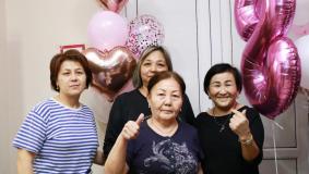 Мужчины Satbayev University поздравили женщин университета с Международным женским днем