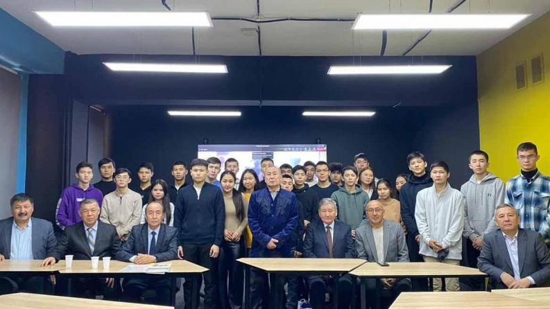 В Satbayev University прошел круглый стол, посвещенный Дню Независимости