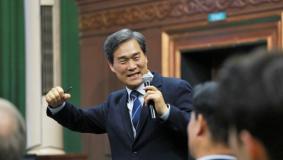 Lessons of right mindset: Professor Jae Kyung Yoon held a speech at SU Talks