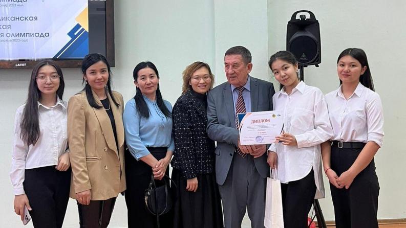Сәтбаев университетінің студенттері философияның биік шыңдарын бағындыруда