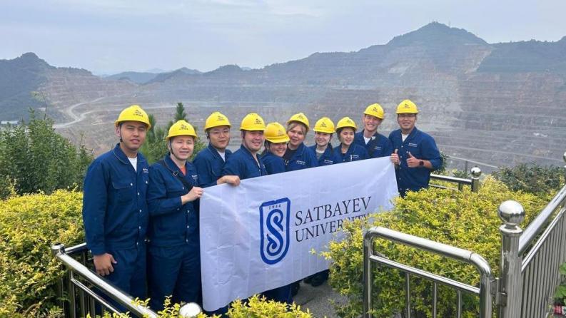 Successful career right from the start: Bachelor’s degree graduates of Satbayev University are interning in China