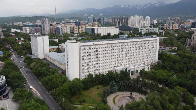 Satbayev University is introducing online bachelor's programs for applicants who did not meet the required UNТ (Unified National Testing) score. 