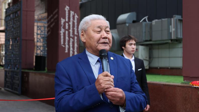 “Dos Mukassan” street portrait gallery and the updated Ulykpan Sydykov coworking were opened at Satbayev University