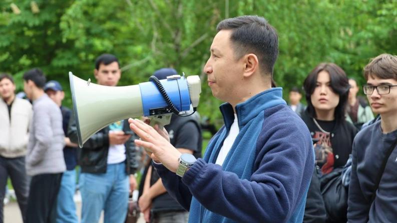 Сәтбаев университетінің студенттері мен қызметкерлері жалпықалалық сейсмикалық жаттығуларға қатысты