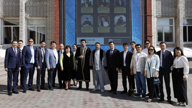 Абайдың «Толық адамы» жастар тәрбиесінің қазығы іспетті: Семейде өткен республикалық форумнан призма арқылы