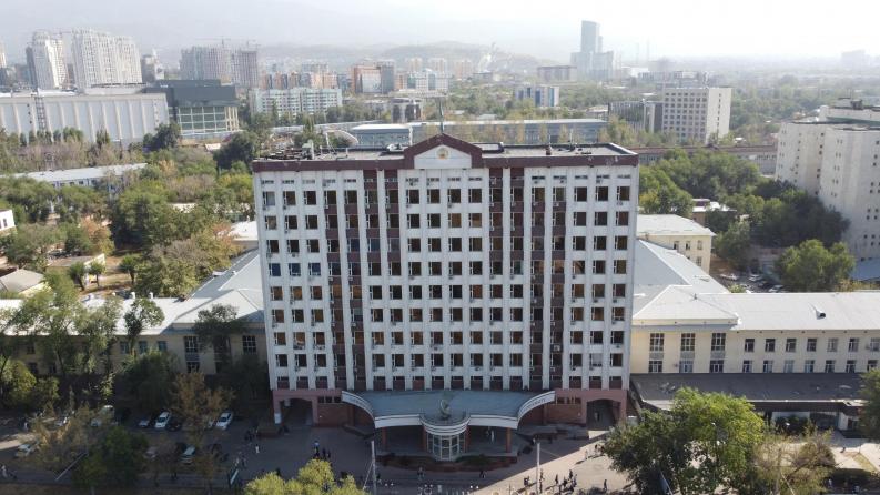 Сәтбаев университетінің студенттері танымал отандастары Елдан Абрашиммен кездесті
