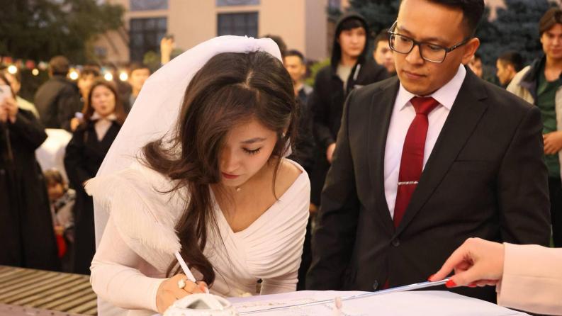 Сәтбаев университетінде Жас жұбайлар күні – отбасы құндылықтарының мерекесі аталып өтті