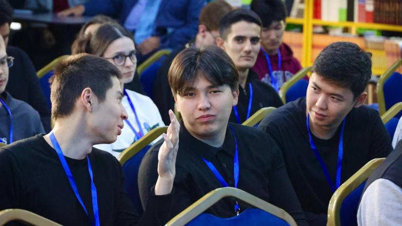 Студенттер үшін сын-қатерлер: Сәтбаев университетінде органикалық заттар технологиясы бойынша алғашқы салалық хакатон өтті