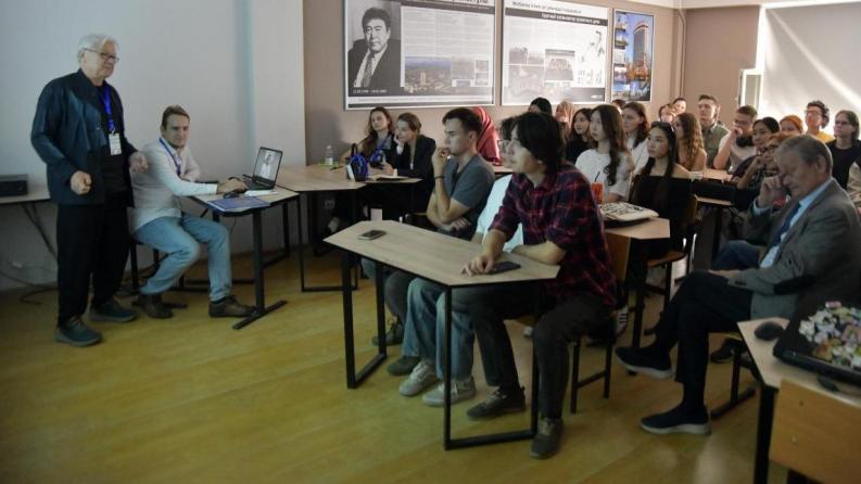 Architect Totan Kuzembaev delivered a lecture at Satbayev University titled “Among Strangers, a Stranger Among His Own”