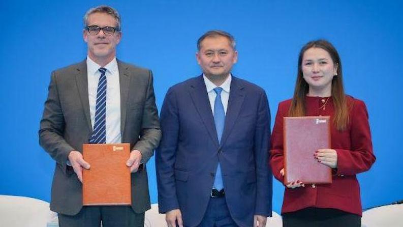 Satbayev University and the University of Exeter have signed an agreement to launch a dual degree program