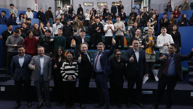 Сәтбаев университетінде жаңа Конституция жобасы талқыланып, студенттер референдумға қатысуға шақырылды