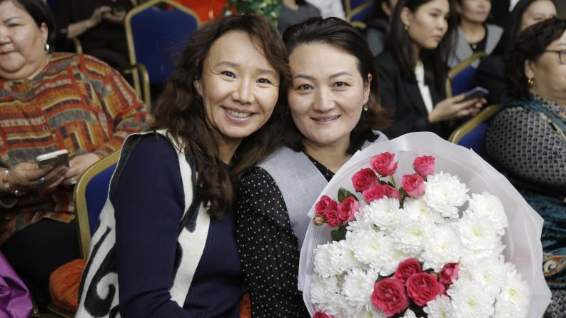 Весеннее вдохновение и искусственный интеллект: в Satbayev University прошёл праздничный концерт к 8 Марта