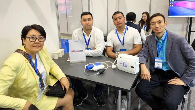 The innovative AqwaKOz water purification system was presented at Satbayev University