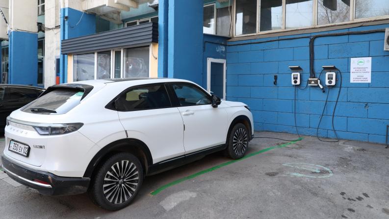 Satbayev University opens a new parking facility with EV charging stations