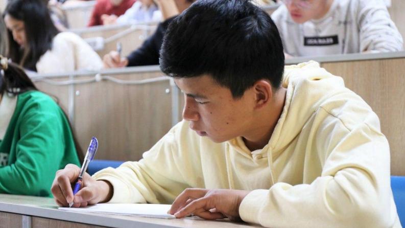 Applications for the Unified State Exam (USE) for the class of 2026 open on April 11