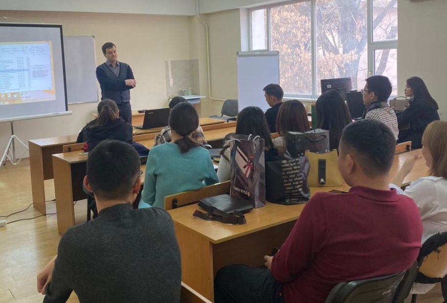 Зарубежный профессор Мартюшев Н. читает лекции на кафедре «Машиностроение, стандартизация, сертификация и метрология»