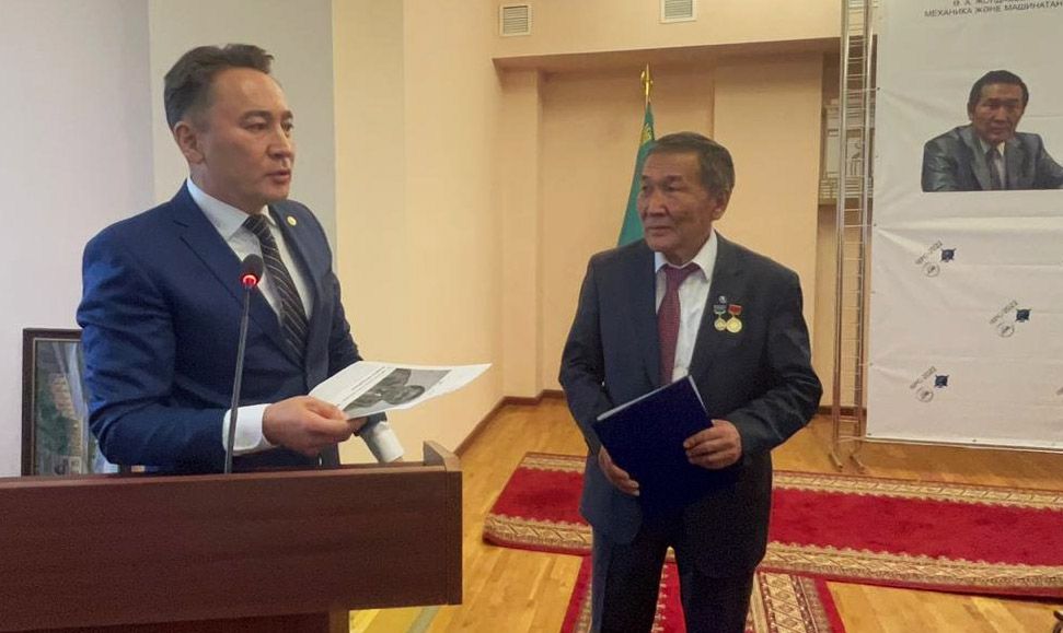 Satbayev University поздравляет академика Мейрбека Молдабекова