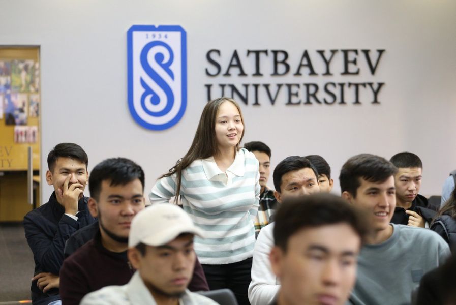 Студенты Satbayev University встретились с выпускниками программы «Болашак»