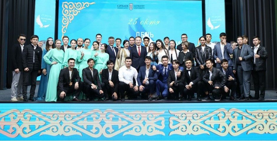 В преддверии Дня Республики Satbayev University отмечает заслуги героев университета