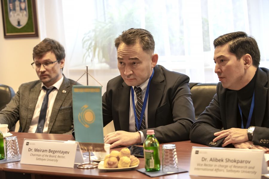 Представители Satbayev University приняли участие в 8-м заседании казахстанско-венгерской межправительственной Комиссии по экономическому сотрудничеству
