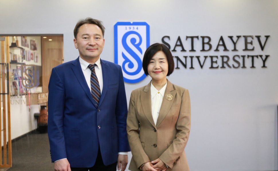 Satbayev University встречает делегацию Образовательного бюро Сианя