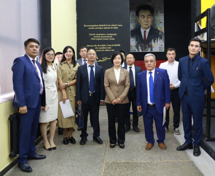 Satbayev University встречает делегацию Образовательного бюро Сианя