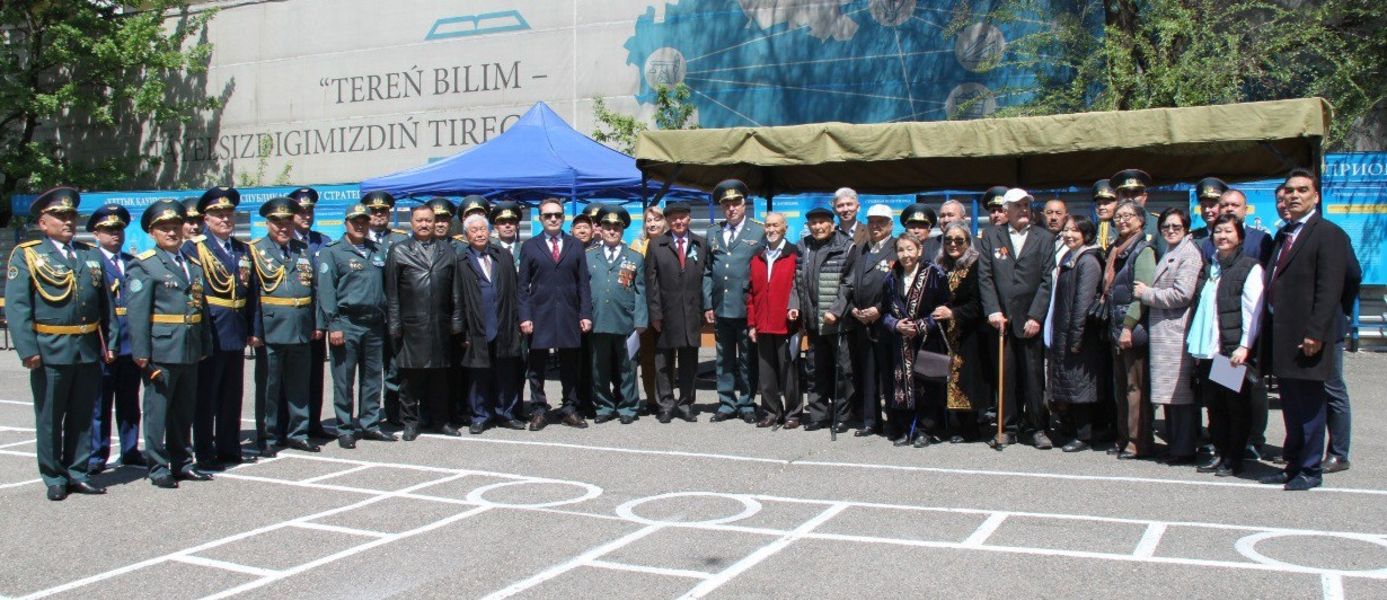 Satbayev University поздравляет казахстанских военных и чествует память о героях Великой Отечественной войны