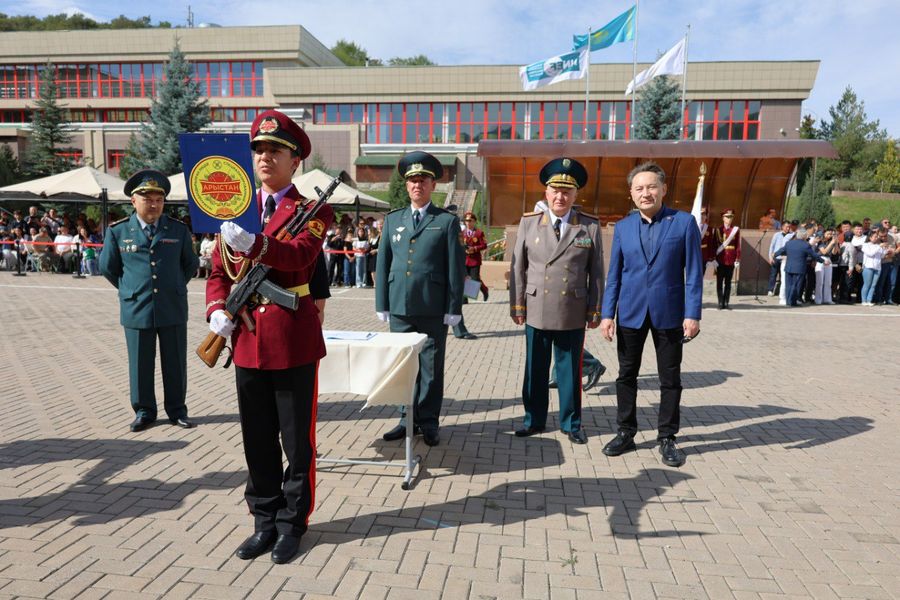 Satbayev University передал в дар лицею «Арыстан» два дрона для обучения