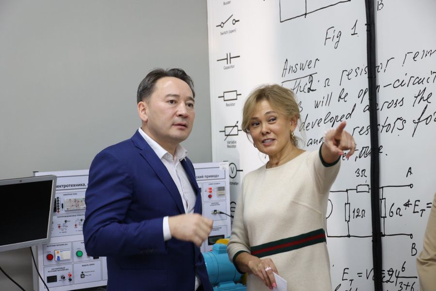 Лаборатория, в которой работал наш папа: в Satbayev University открыта аудитория имени Наримана Кожасбаева