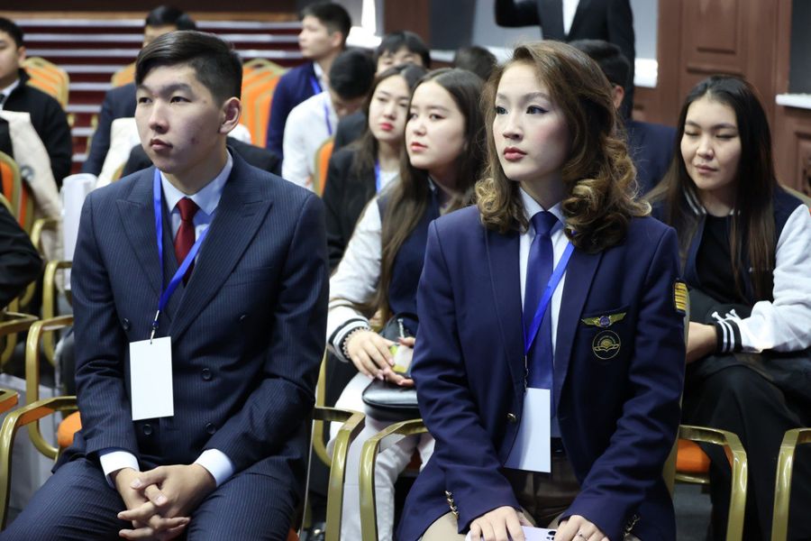 Sayassat Nurbek met with student ombudsmen of Kazakhstan