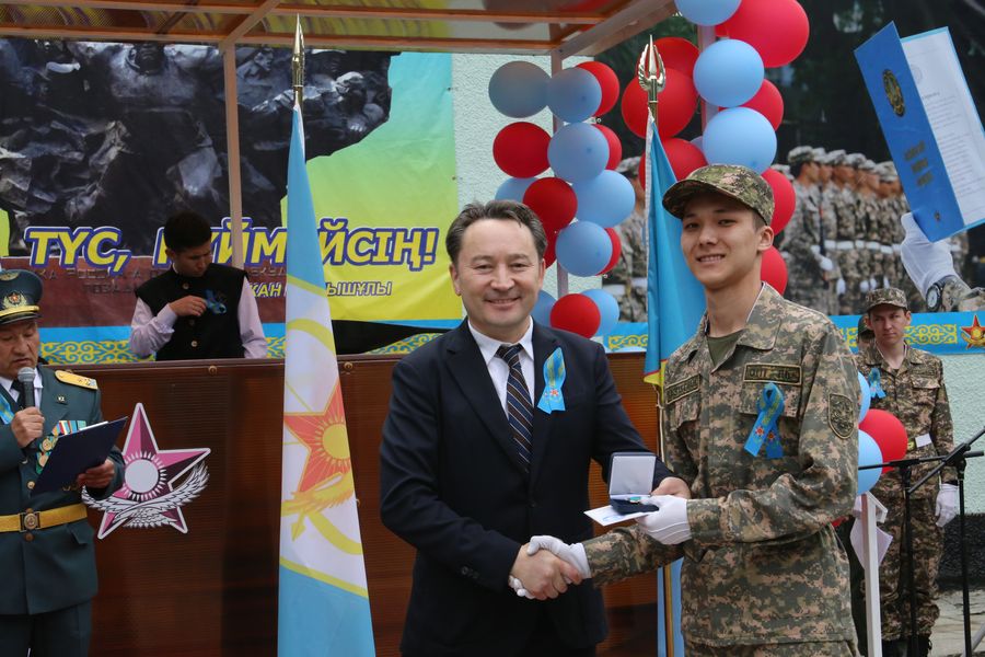 В честь героев и воинов: Satbayev University празднует День защитника Отечества и День Победы