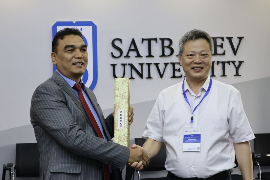 Bridge across two countries: Satbayev University has received the scientific delegation from the People's Republic of China