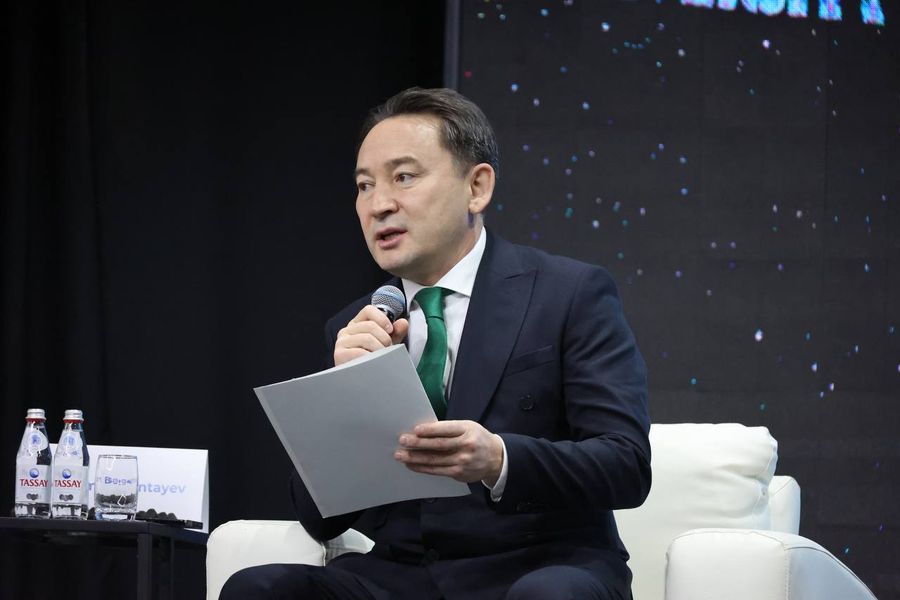 Forum, dedicated to the challenges of the fourth industrial revolution, was completed at Satbayev University