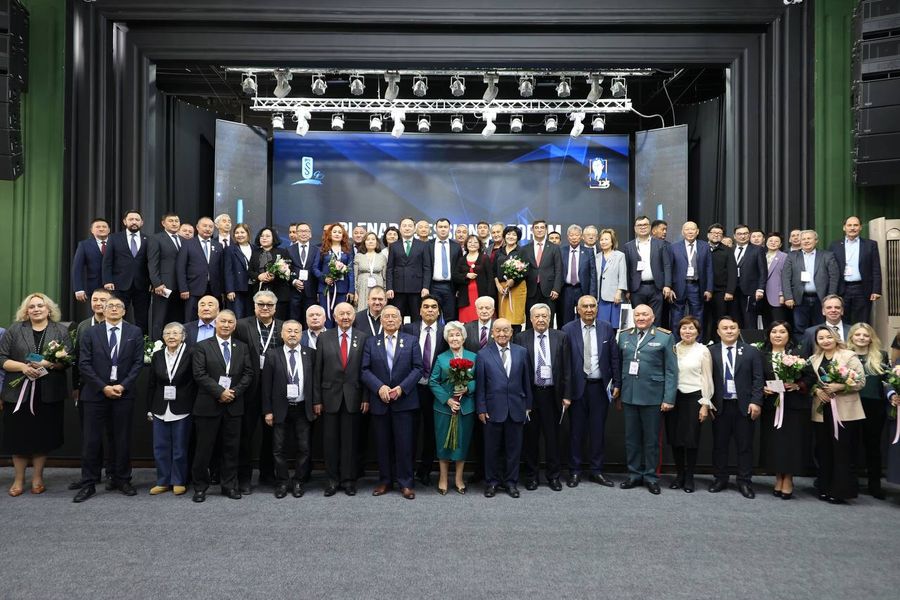 Forum, dedicated to the challenges of the fourth industrial revolution, was completed at Satbayev University