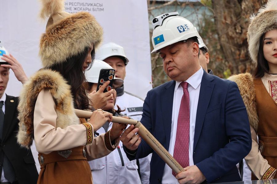 The project for building the new student dormitory has been launched at Satbayev University