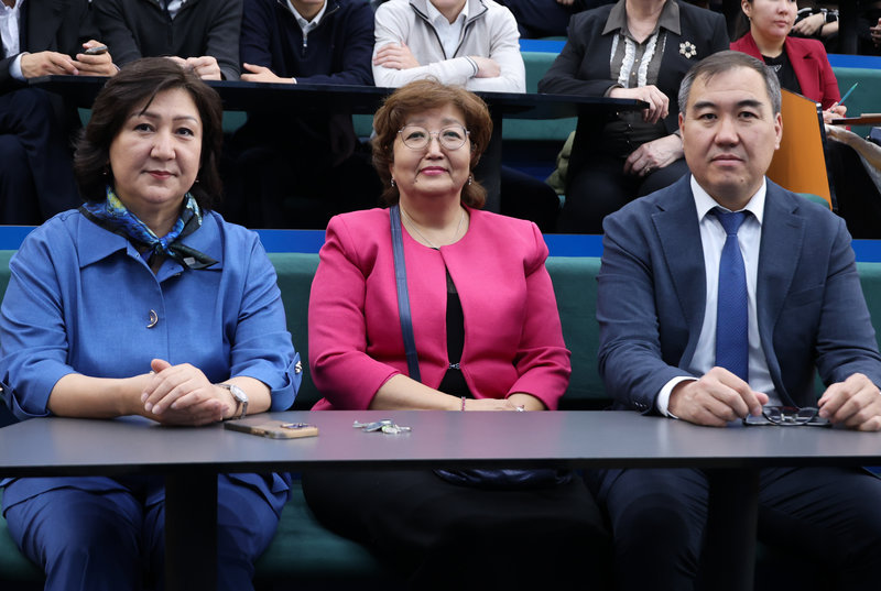 Юные геологи Алматы представили проекты на XI открытой олимпиаде в Satbayev University
