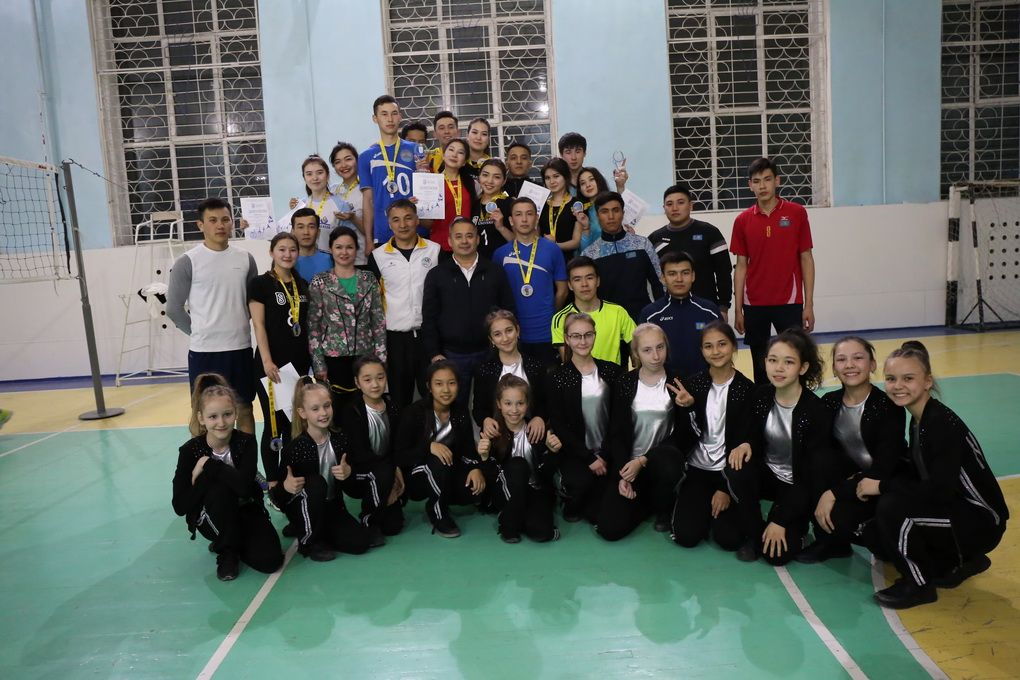 Сәтбаев университетінде қос мерейтойға арналған волейбол біріншілігі өтті